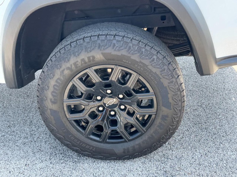 Chevrolet Colorado Vehicle Full-screen Gallery Image 07