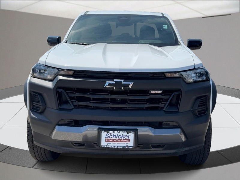 Chevrolet Colorado Vehicle Full-screen Gallery Image 09