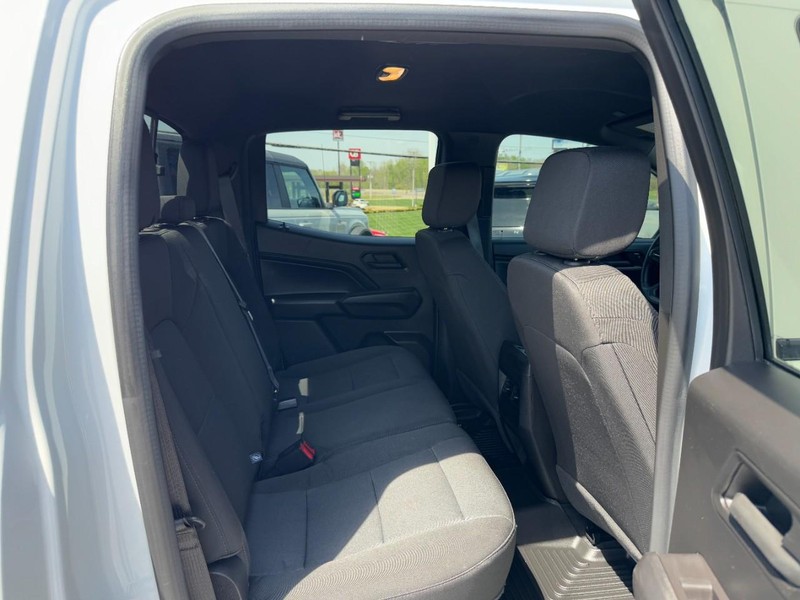 Chevrolet Colorado Vehicle Full-screen Gallery Image 10