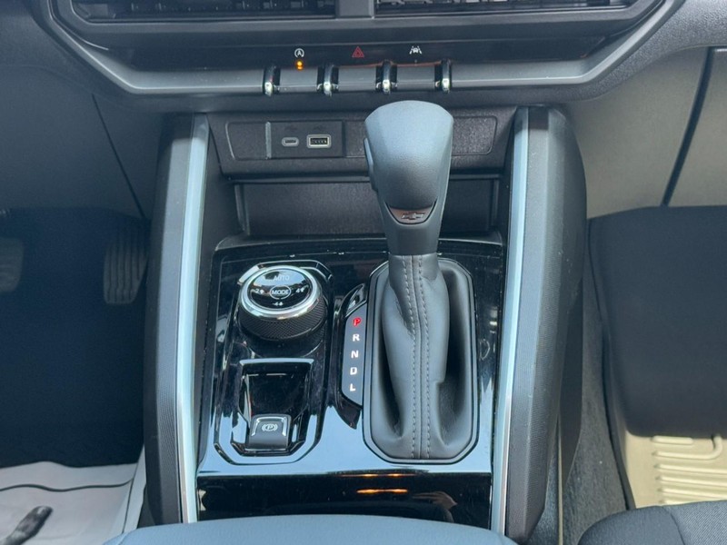 Chevrolet Colorado Vehicle Full-screen Gallery Image 14