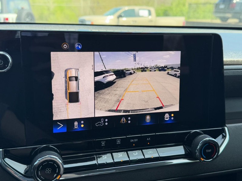 Chevrolet Colorado Vehicle Full-screen Gallery Image 20