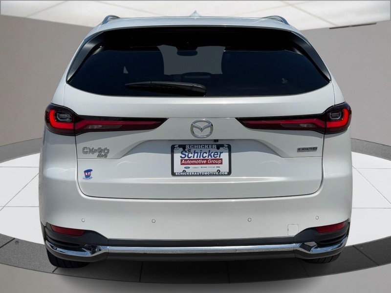 Mazda CX-90 Vehicle Full-screen Gallery Image 04