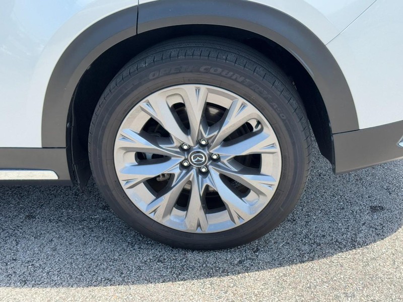 Mazda CX-90 Vehicle Full-screen Gallery Image 07