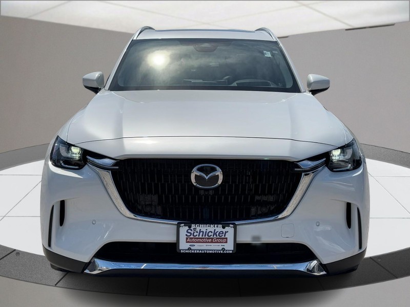 Mazda CX-90 Vehicle Full-screen Gallery Image 09