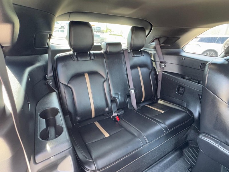 Mazda CX-90 Vehicle Full-screen Gallery Image 11