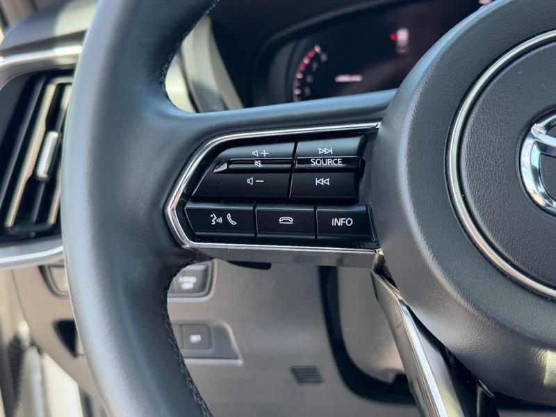 Mazda CX-90 Vehicle Full-screen Gallery Image 17