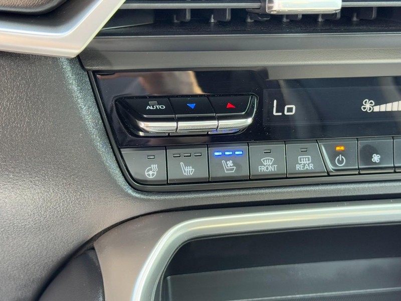 Mazda CX-90 Vehicle Full-screen Gallery Image 20