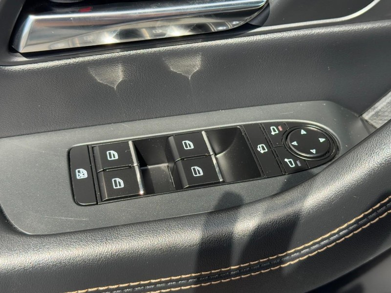 Mazda CX-90 Vehicle Full-screen Gallery Image 23