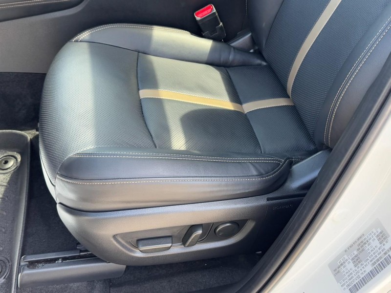 Mazda CX-90 Vehicle Full-screen Gallery Image 24