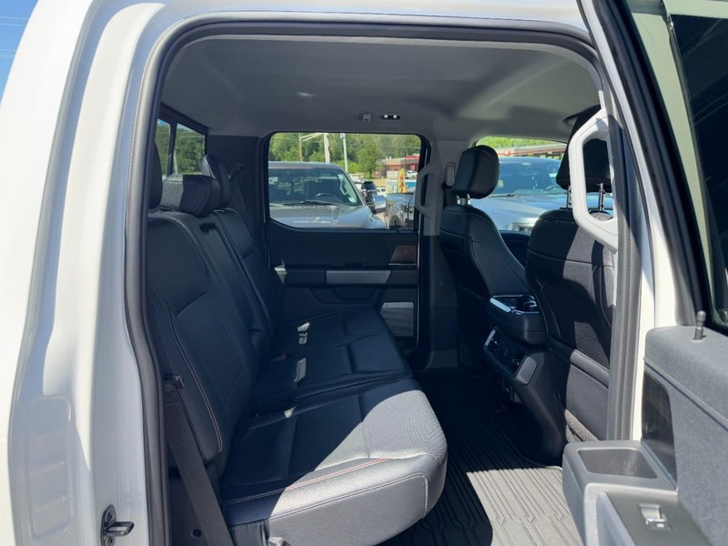 Ford F-150 Vehicle Full-screen Gallery Image 10