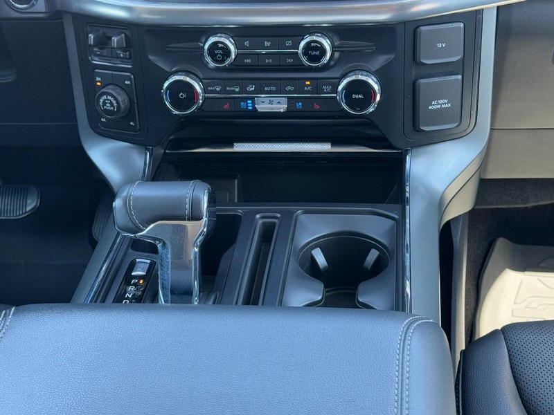 Ford F-150 Vehicle Full-screen Gallery Image 14