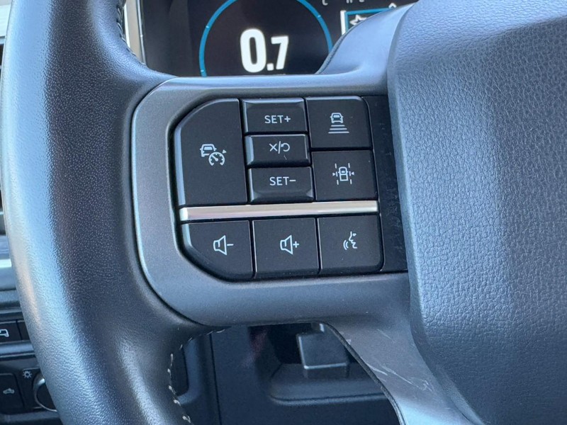 Ford F-150 Vehicle Full-screen Gallery Image 17