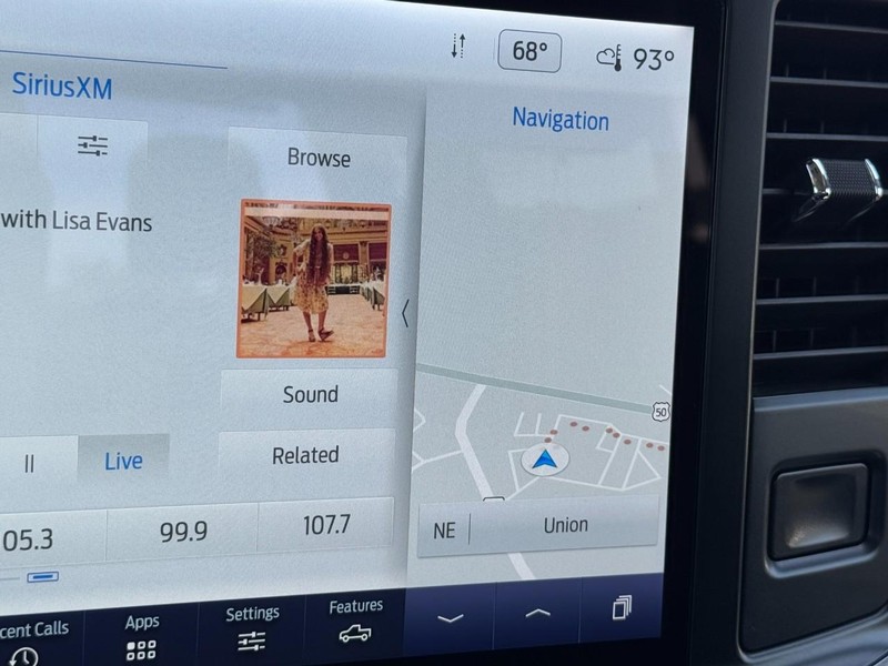Ford F-150 Vehicle Full-screen Gallery Image 21
