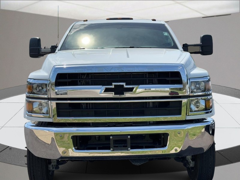 Chevrolet Silverado MD Vehicle Full-screen Gallery Image 12