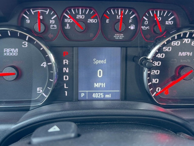 Chevrolet Silverado MD Vehicle Full-screen Gallery Image 20