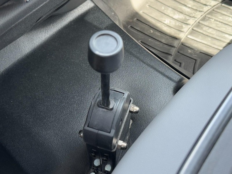 Chevrolet Silverado MD Vehicle Full-screen Gallery Image 21