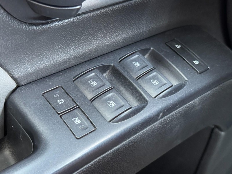 Chevrolet Silverado MD Vehicle Full-screen Gallery Image 23