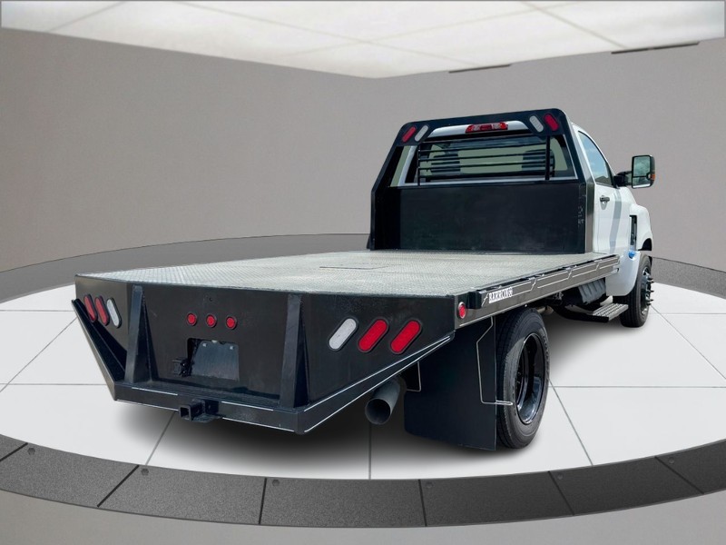 Chevrolet Silverado MD Vehicle Full-screen Gallery Image 03