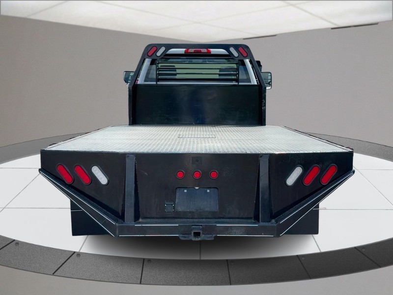 Chevrolet Silverado MD Vehicle Full-screen Gallery Image 04