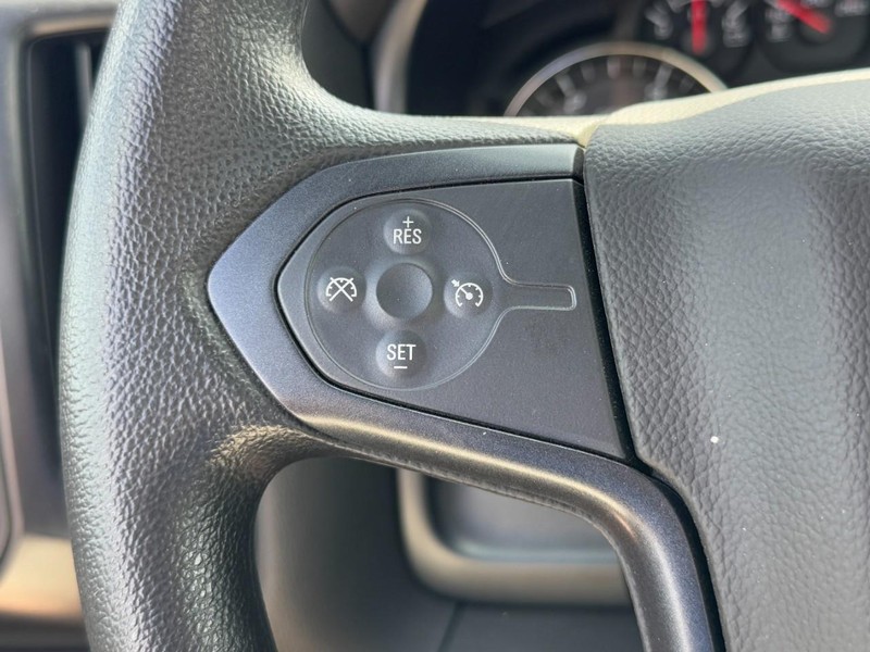 Chevrolet Silverado MD Vehicle Full-screen Gallery Image 16