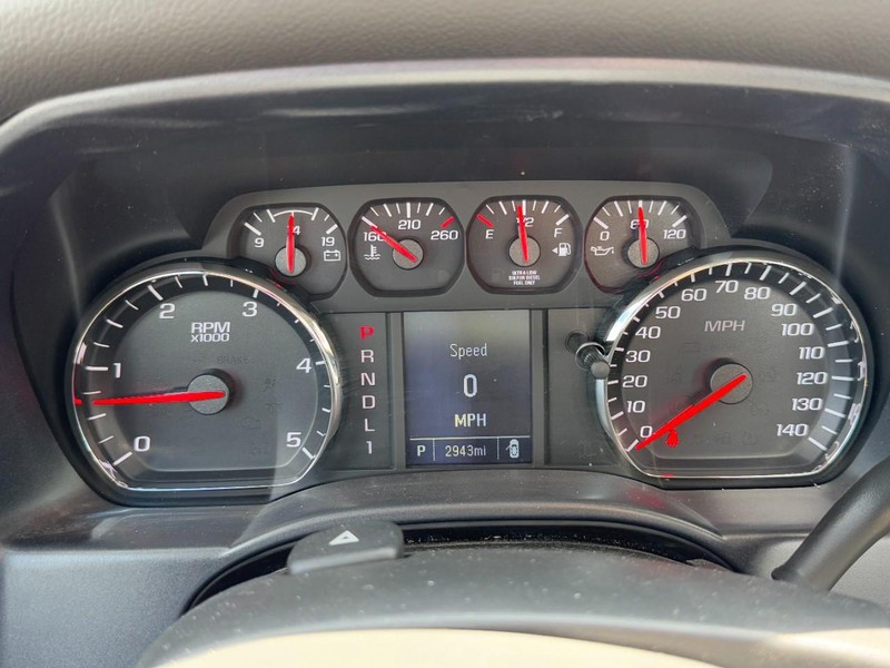 Chevrolet Silverado MD Vehicle Full-screen Gallery Image 17