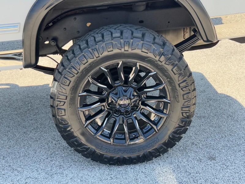 Ford Bronco Vehicle Full-screen Gallery Image 07