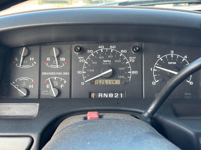 Ford Bronco Vehicle Full-screen Gallery Image 15