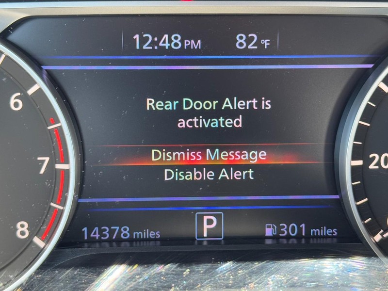 Nissan Altima Vehicle Full-screen Gallery Image 18