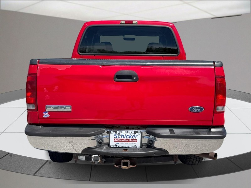 Ford Super Duty F-250 Vehicle Full-screen Gallery Image 04