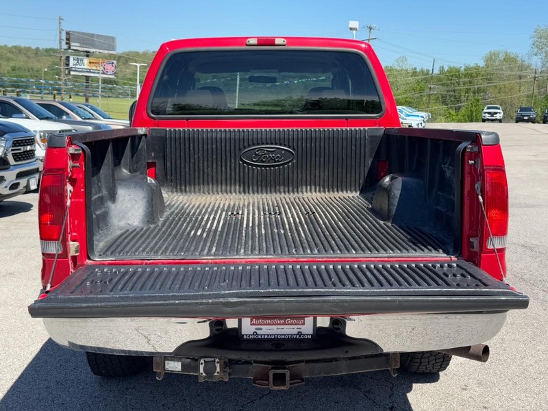 Ford Super Duty F-250 Vehicle Full-screen Gallery Image 05