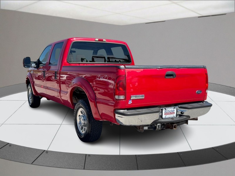 Ford Super Duty F-250 Vehicle Full-screen Gallery Image 06