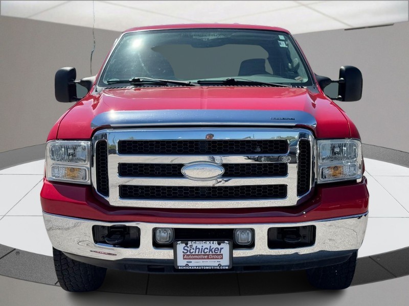 Ford Super Duty F-250 Vehicle Full-screen Gallery Image 09