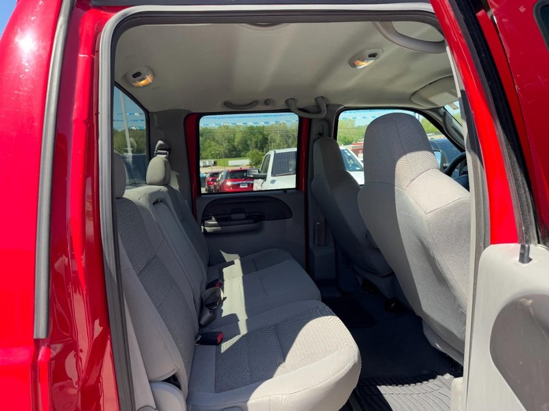 Ford Super Duty F-250 Vehicle Full-screen Gallery Image 11