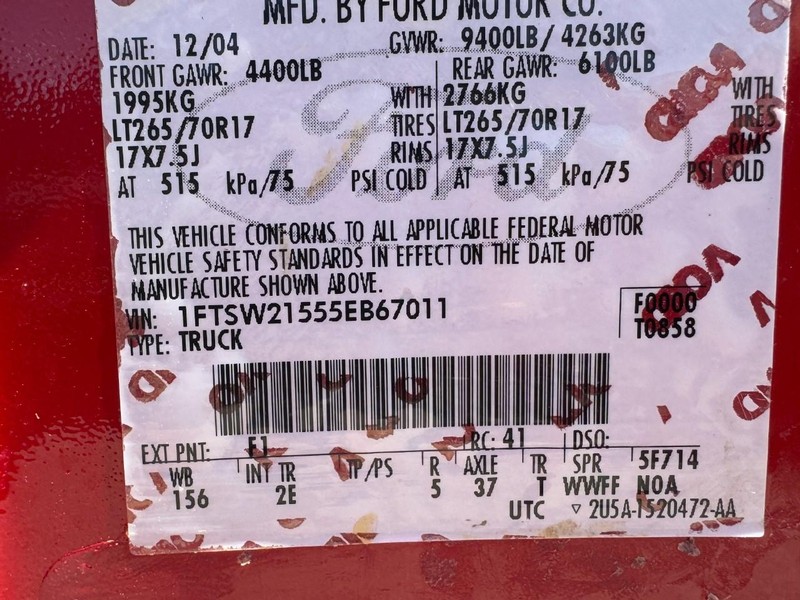 Ford Super Duty F-250 Vehicle Full-screen Gallery Image 23