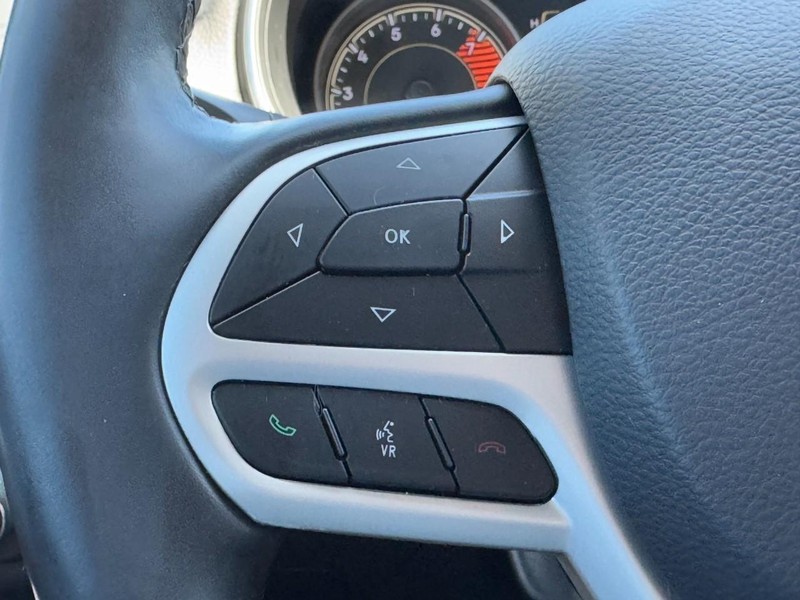 Jeep Cherokee Vehicle Full-screen Gallery Image 16