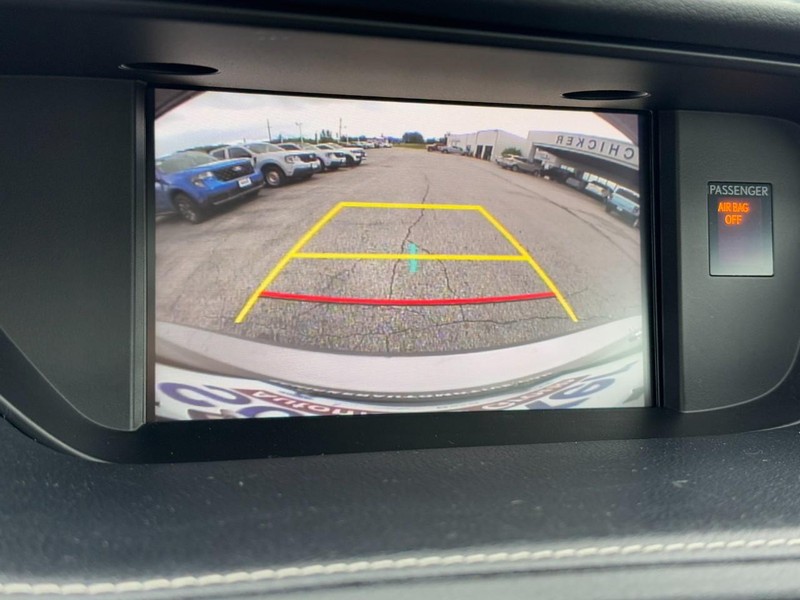 Lexus ES Vehicle Full-screen Gallery Image 22