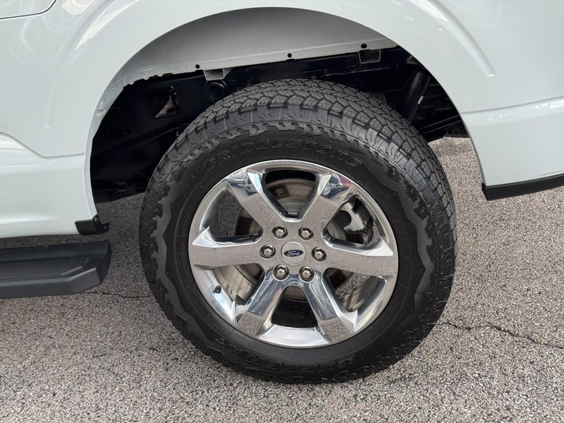Ford F-150 Vehicle Full-screen Gallery Image 06