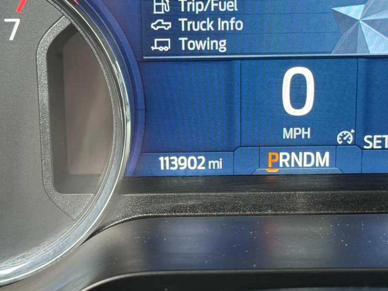 Ford F-150 Vehicle Full-screen Gallery Image 17