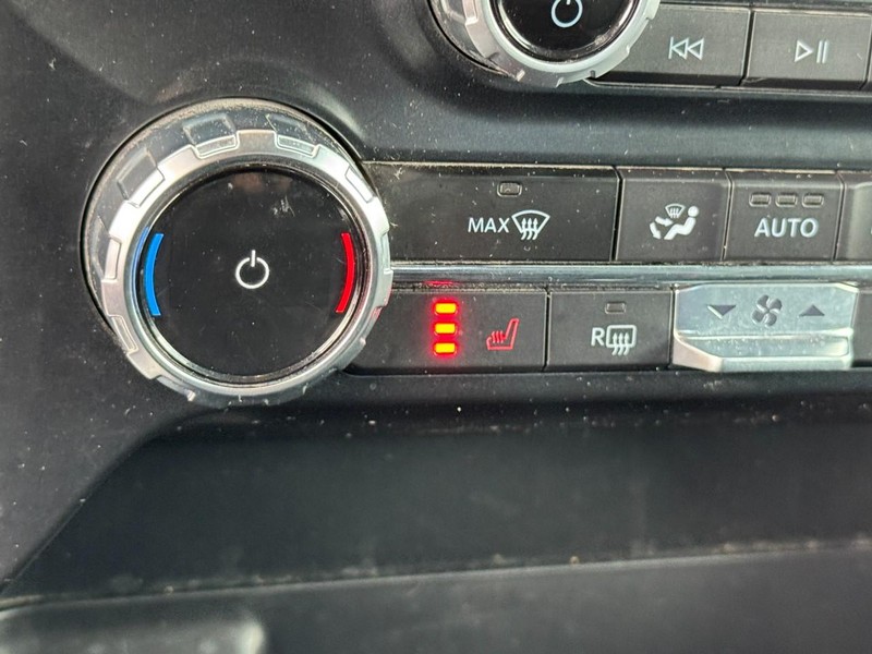 Ford F-150 Vehicle Full-screen Gallery Image 18