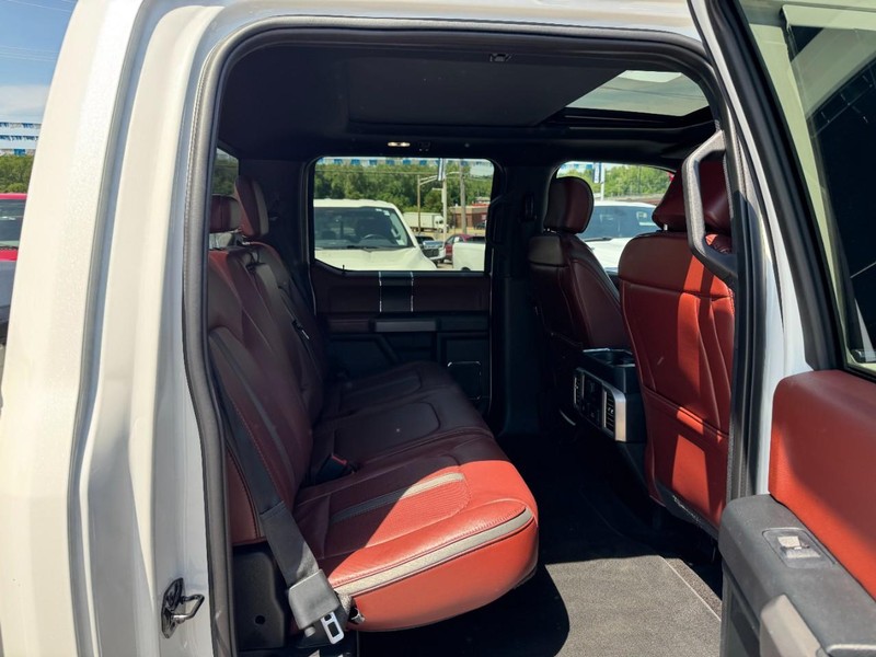 Ford F-150 Vehicle Full-screen Gallery Image 10