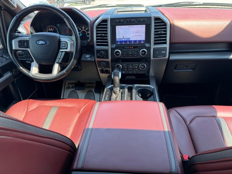 Ford F-150 Vehicle Full-screen Gallery Image 11