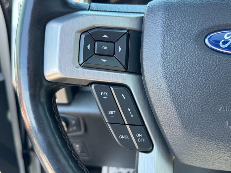 Ford F-150 Vehicle Full-screen Gallery Image 17