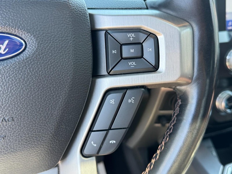 Ford F-150 Vehicle Full-screen Gallery Image 18