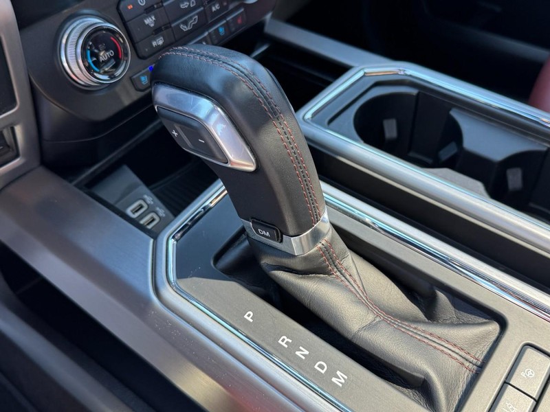 Ford F-150 Vehicle Full-screen Gallery Image 20