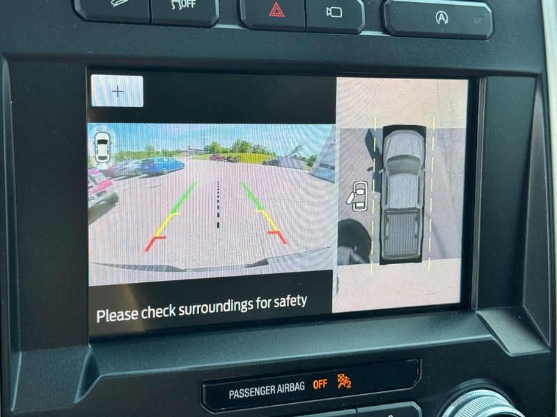 Ford F-150 Vehicle Full-screen Gallery Image 23