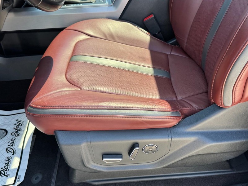 Ford F-150 Vehicle Full-screen Gallery Image 25