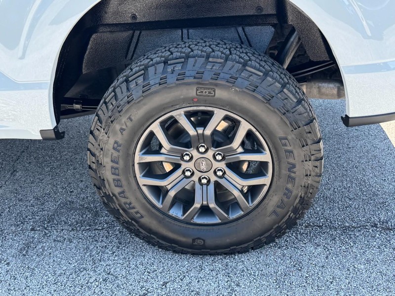 Ford F-150 Vehicle Full-screen Gallery Image 07