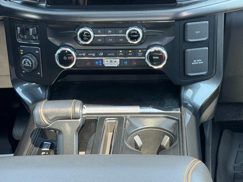 Ford F-150 Vehicle Full-screen Gallery Image 14