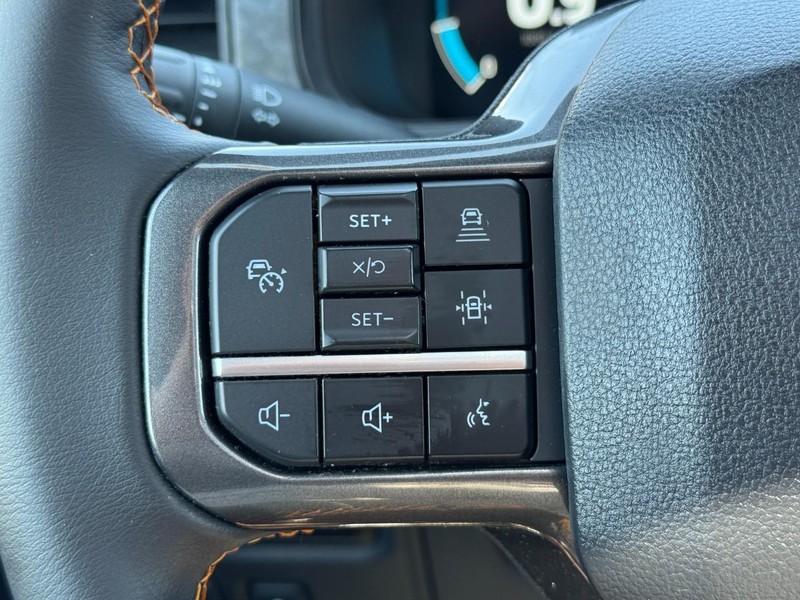 Ford F-150 Vehicle Full-screen Gallery Image 17