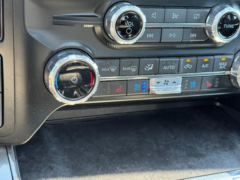 Ford F-150 Vehicle Full-screen Gallery Image 20